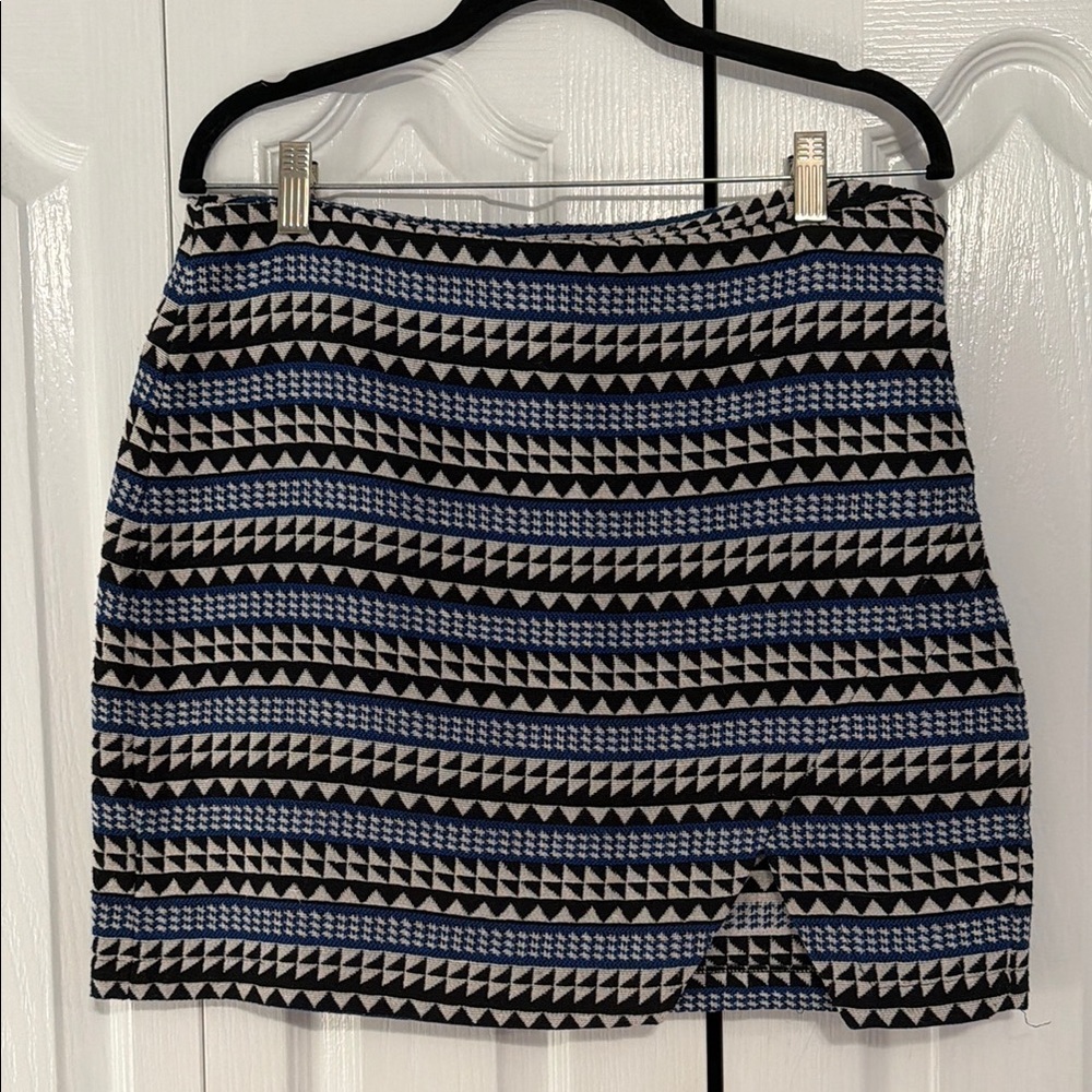 BCBG Women’s Geometric Patterned Blue and Black Skirt
